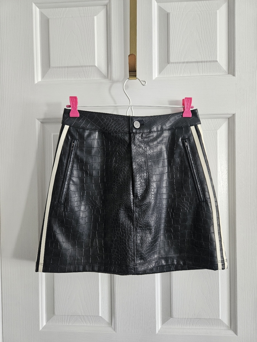 NWT Adidas Originals Pleather Mini Skirt - Picture 2 of 10